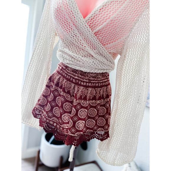 New Flowy boho relaxed gauzy crochet trimmed terracotta festival shorts M - Picture 4 of 4